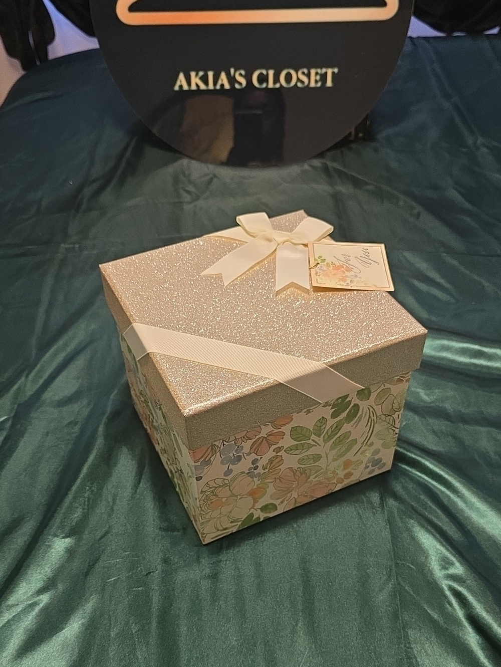 Elegant Gold Floral Gift Box with Cream Ribbon - Women Bath & Body